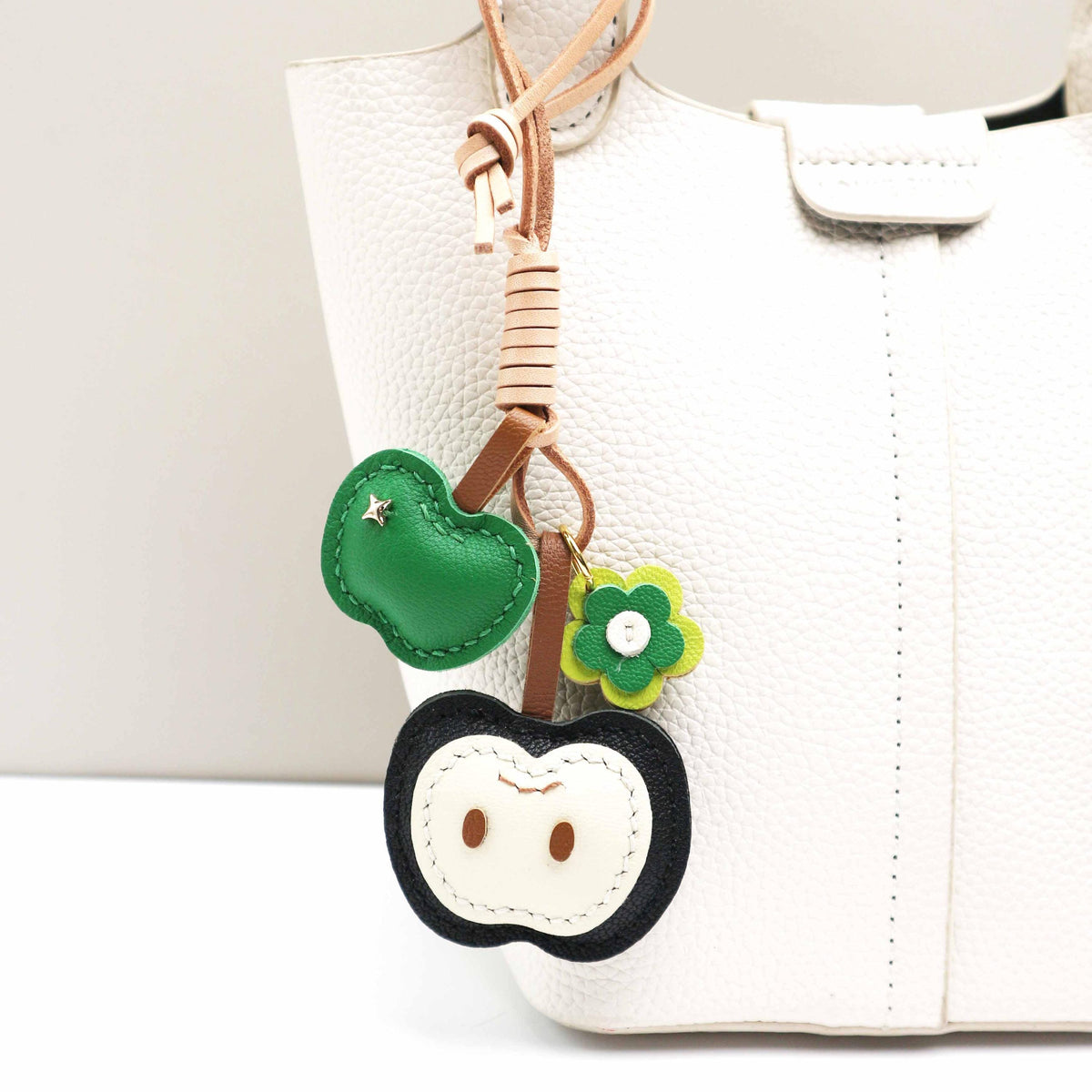 Handmade Leather Apple bag charm, Leather bag charm,Cute Apple Keychain,Apple Fruit bag charm, unique bag charm, keychain gift